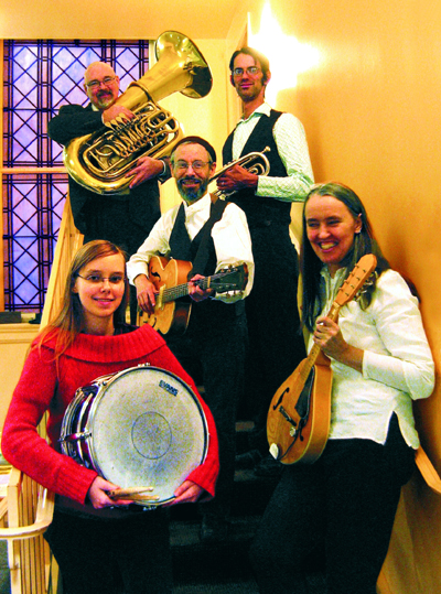 Photo of Jutta & the Hi-Dukes (tm) as a quintet – From top to bottom, left to right: Steve Hart, Peter Bartels, Terran Doehrer, Zoï Doehrer, Jutta Distler. Photo by Jim Godsey. Photo © 2010 Modal Music, Inc. (tm) All rights reserved.